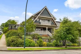 2504 YORK AVENUE, Vancouver, BC