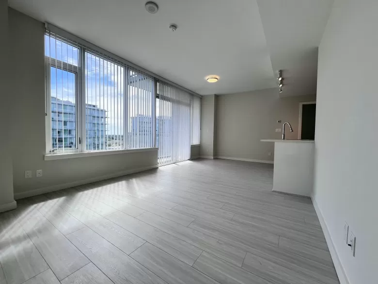 1201 8628 HAZELBRIDGE WAY image #1