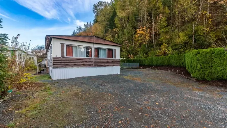 16 45715 ALMA AVENUE image #1