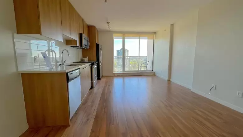 2710 13325 102A AVENUE image #1