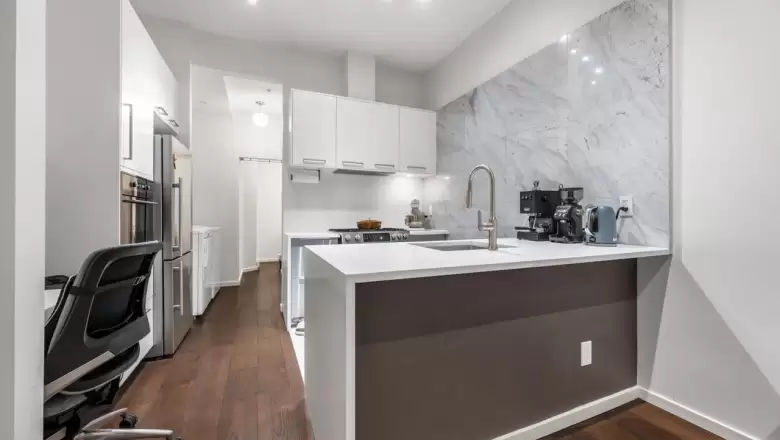 101 980 W 22ND AVENUE image #1