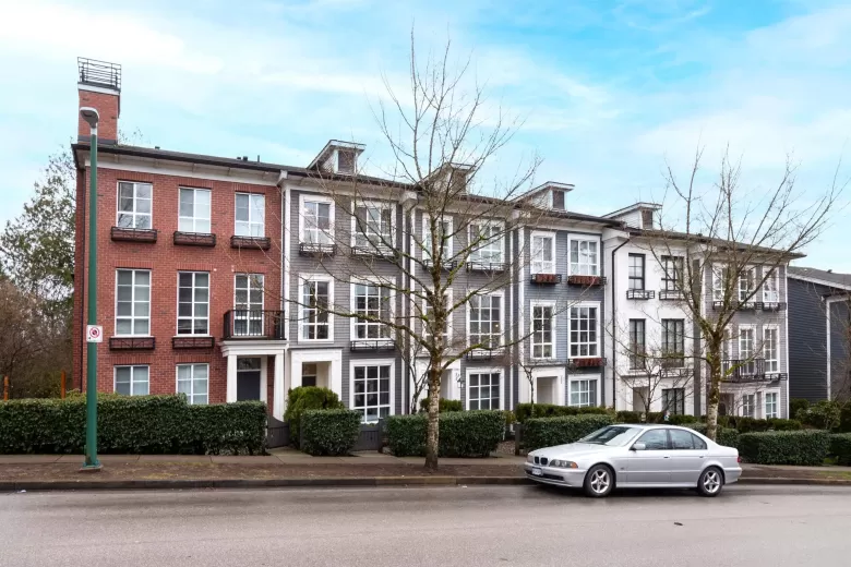 15 1245 HOLTBY STREET image #1