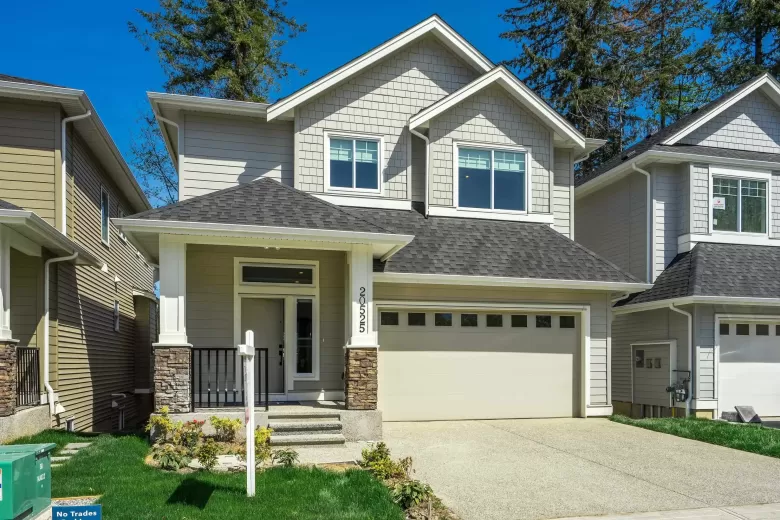 20525 76B AVENUE image #1