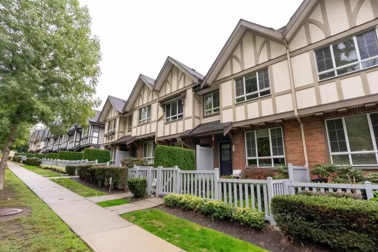 61 1338 HAMES CRESCENT image #1