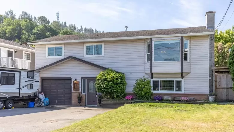 35070 CASSIAR AVENUE image #1