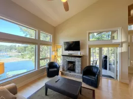 25B 12849 LAGOON ROAD, Sunshine Coast, Madeira Park, BC