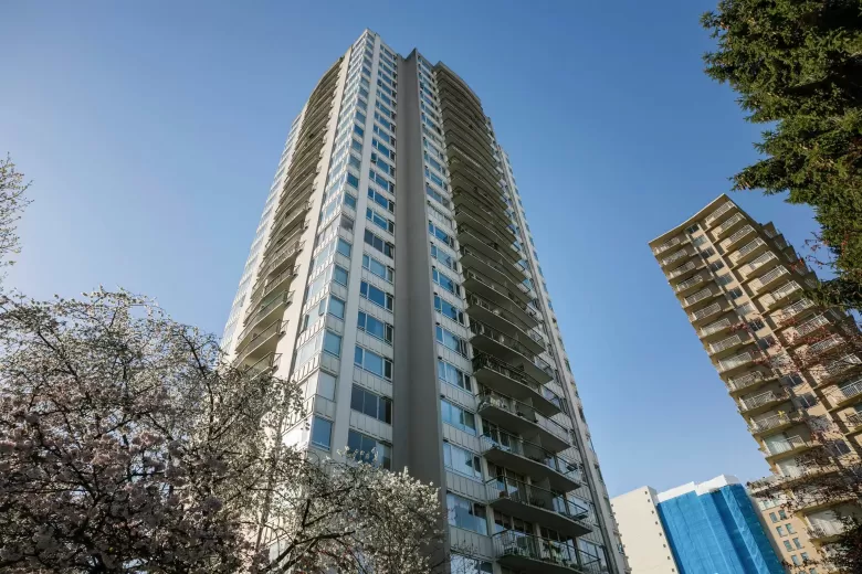 607 1850 COMOX STREET image #1
