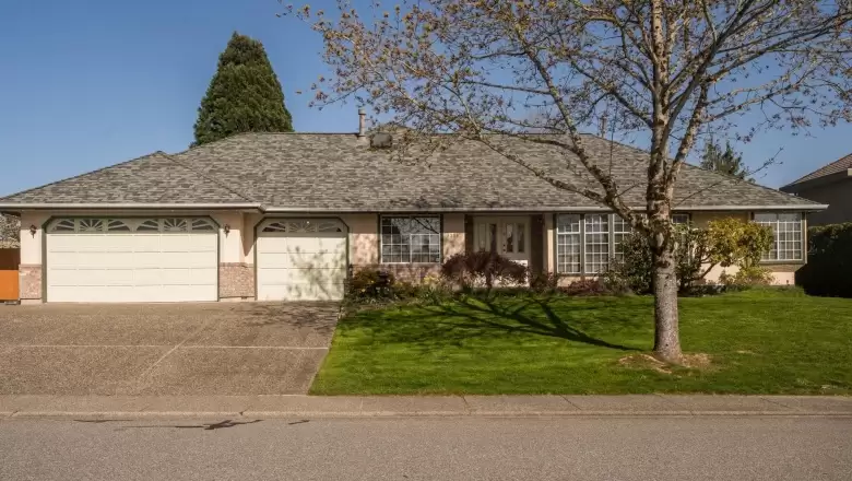 8358 143 STREET image #1