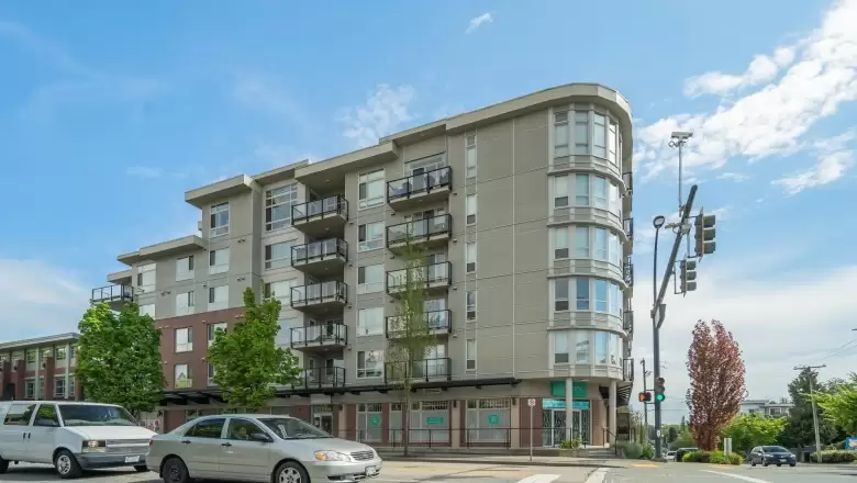 402 22318 LOUGHEED HIGHWAY image #1