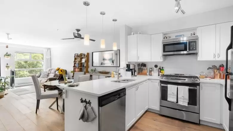 205 2181 W 12TH AVENUE image #1