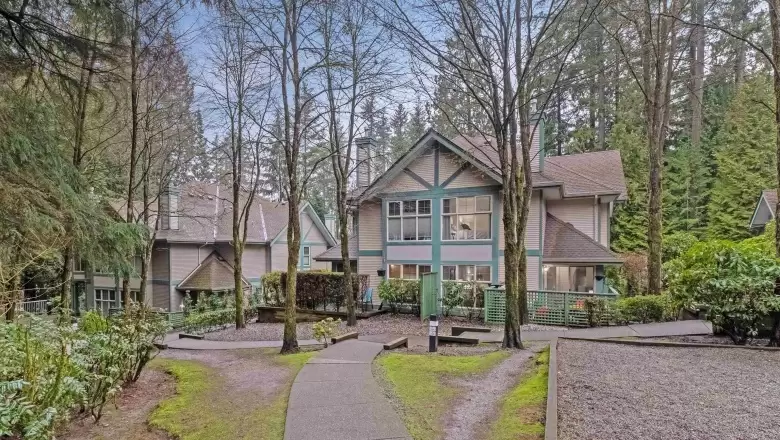 8 65 FOXWOOD DRIVE image #1