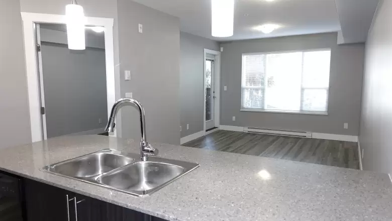 123 2565 CAMPBELL AVENUE image #1