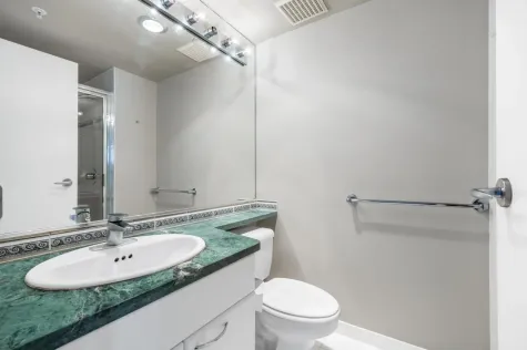 1901 1201 MARINASIDE CRESCENT image #4