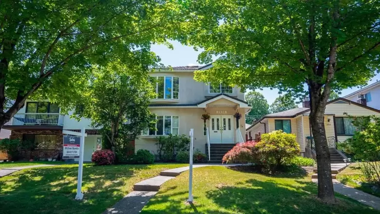 2656 E 18TH AVENUE image #1
