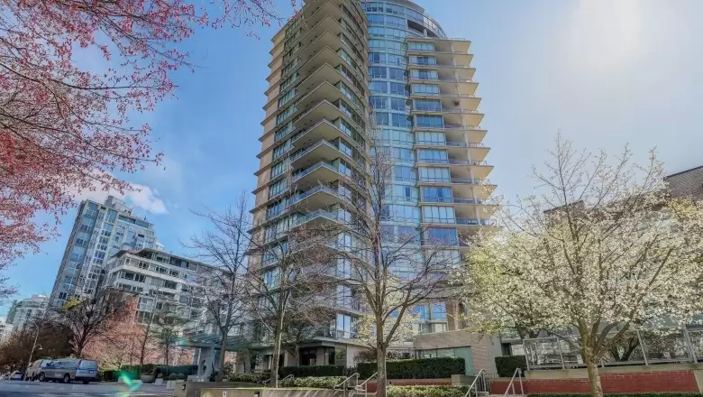 801 1328 MARINASIDE CRESCENT, Vancouver, BC