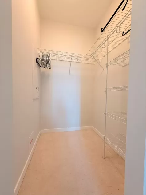 423 9500 TOMICKI AVENUE image #1