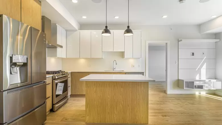 311 14818 60 AVENUE image #1