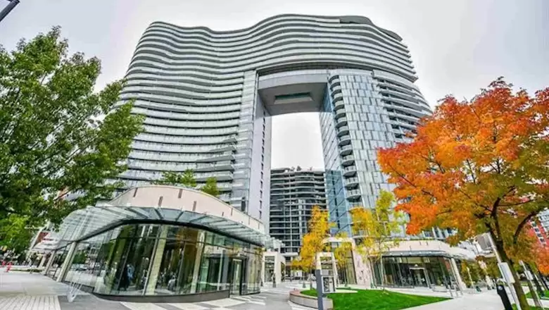 701 89 NELSON STREET image #1
