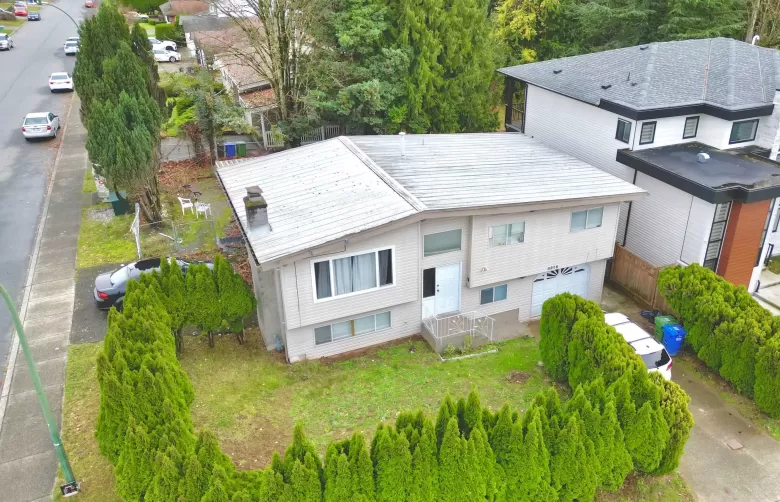 3316 SAANICH STREET image #1