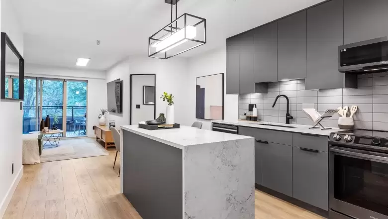 232 1633 MACKAY AVENUE image #1