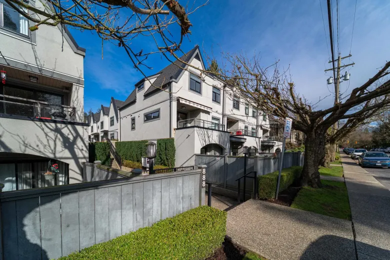 1 888 W 16TH STREET image #1