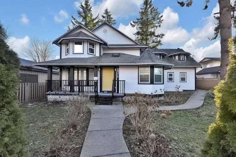 15914 96 AVENUE image #1