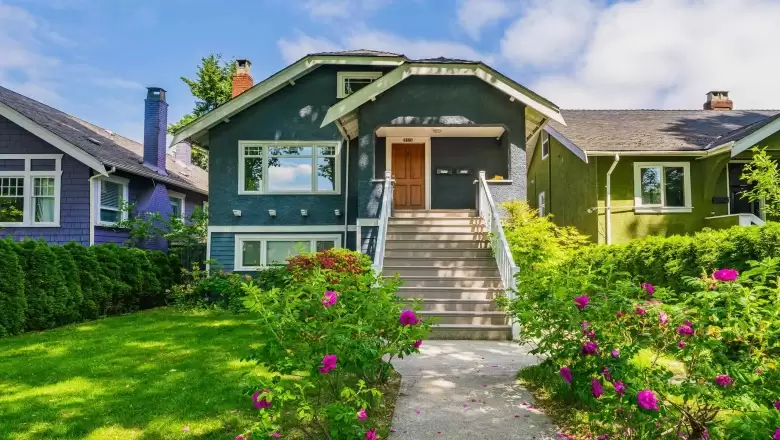3323 W 10TH AVENUE image #1