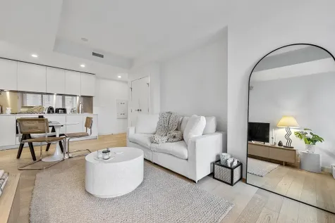 1106 1480 HOWE STREET image #3