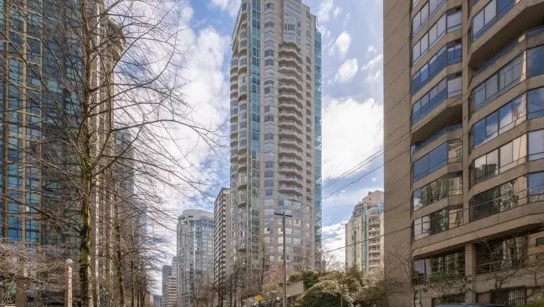 1903 717 JERVIS STREET image #1