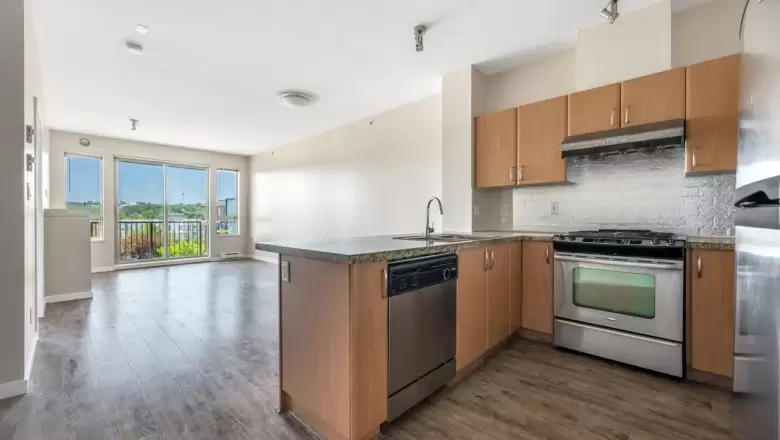 418 4728 DAWSON STREET image #1