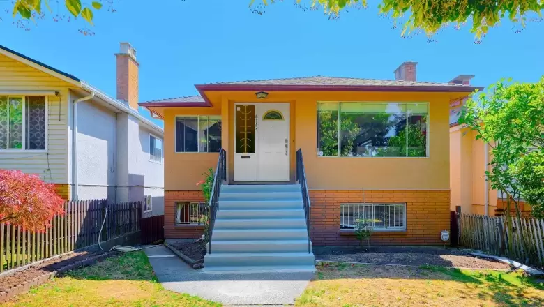 6182 WINDSOR STREET image #1