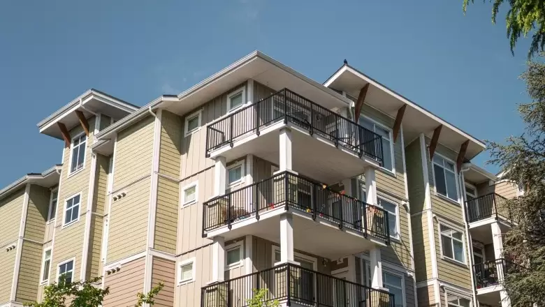 206 20686 EASTLEIGH CRESCENT image #1