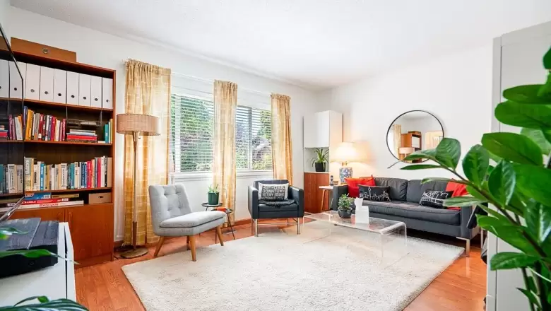 1005 E 22ND AVENUE image #1