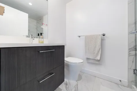 1501 518 WHITING WAY image #2
