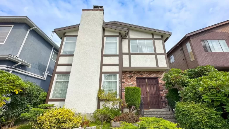 4580 NANAIMO STREET image #1