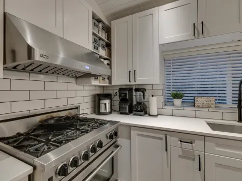 10069 WOLFE STREET image #2