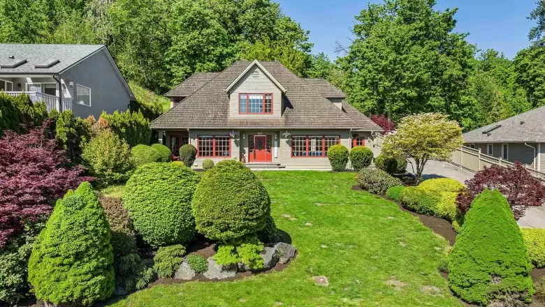 8615 SUNRISE DRIVE image #1