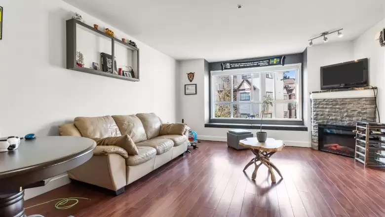 212 5355 BOUNDARY ROAD image #1