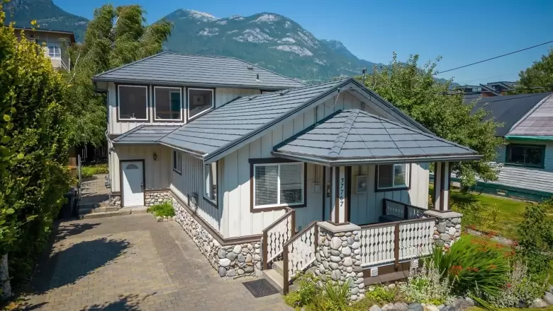 37767 SECOND AVENUE, Squamish, BC