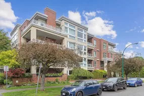 105 2105 W 42ND AVENUE, Vancouver, BC