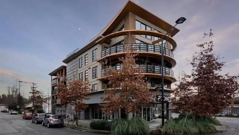 301 857 W 15TH STREET image #1