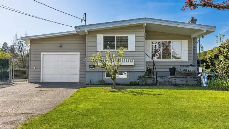 8925 VINES STREET image #1