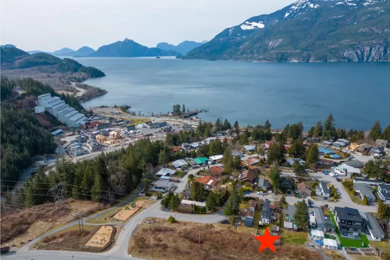 833 BRITANNIA WAY image #1