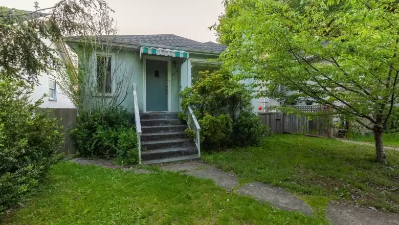 2215 NANAIMO STREET, Vancouver, BC