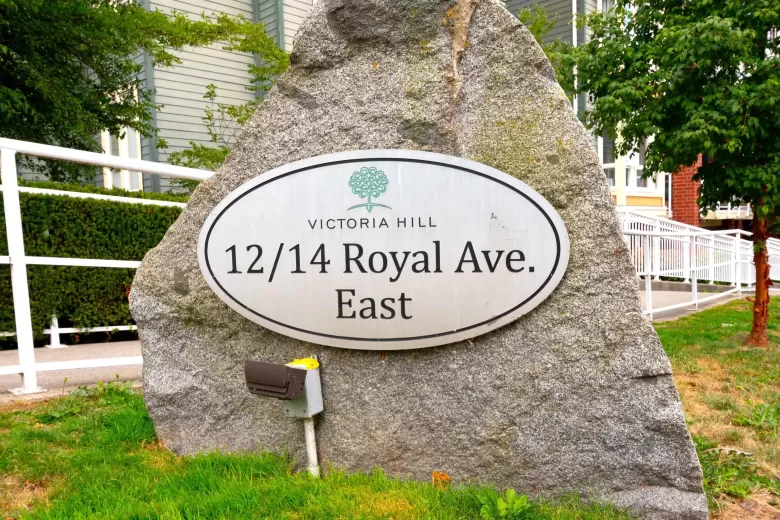 502 14 E ROYAL AVENUE image #1