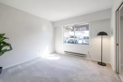 213 32691 GARIBALDI DRIVE image #4