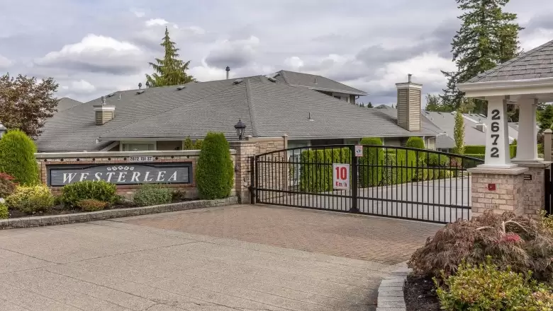 38 2672 151 STREET image #1