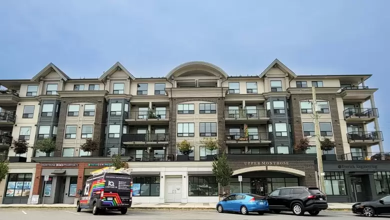 414 2493 MONTROSE AVENUE image #1