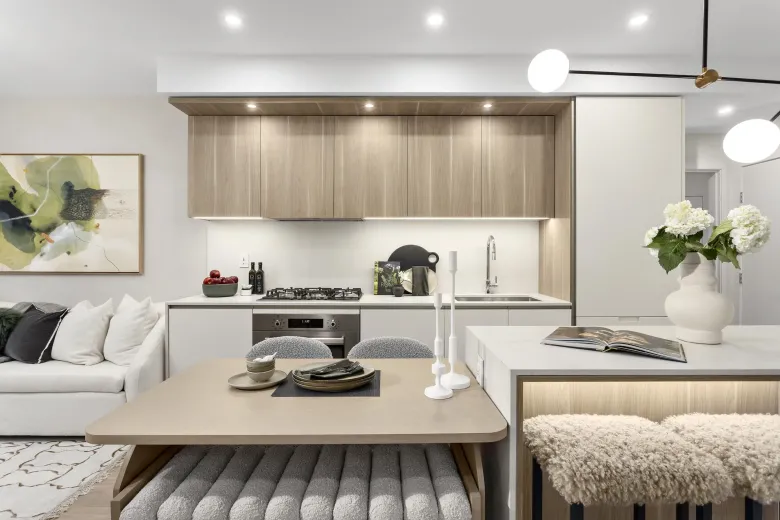 207 15200 GUILDFORD DRIVE image #1