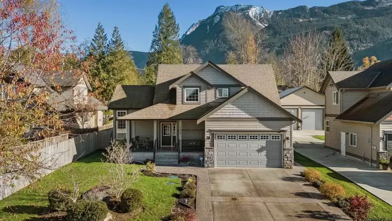10404 PARKWOOD DRIVE image #1
